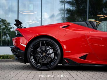 Lamborghini Huracán EVO Spyder — photo 26