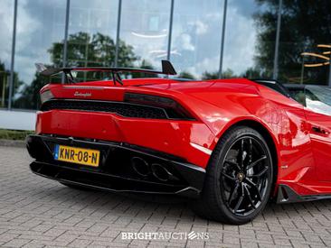 Lamborghini Huracán EVO Spyder — photo 30