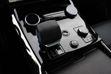 Land Rover Range Rover Sport P440e — photo 29