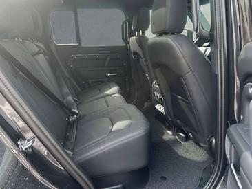 Land Rover Defender 110 D250 — photo 5
