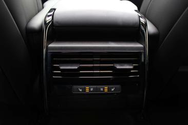 Land Rover Range Rover Sport P440e — photo 32