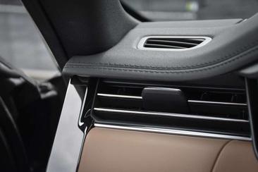 Land Rover Range Rover Sport P460e — photo 18