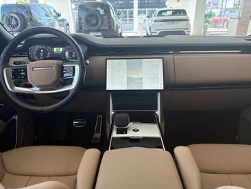 Land Rover Range Rover P550e — photo 9