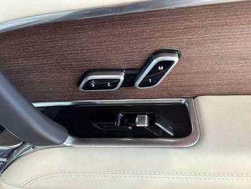 Land Rover Range Rover P460e — photo 11