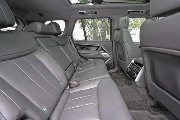 Land Rover Range Rover P460e — photo 8