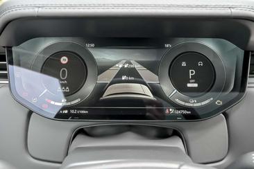 Land Rover Range Rover P460e — photo 9