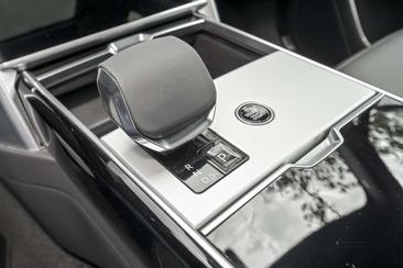 Land Rover Range Rover P460e — photo 10