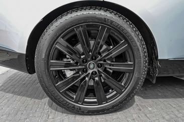 Land Rover Range Rover P460e — photo 18