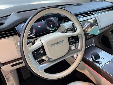 Land Rover Range Rover P460e — photo 16