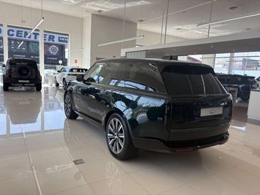 Land Rover Range Rover P550e — photo 18