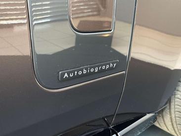 Land Rover Range Rover P460e — photo 23