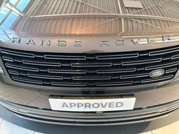 Land Rover Range Rover P460e — photo 24