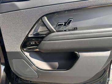 Land Rover Range Rover Sport D250 — photo 11