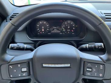 Land Rover Defender 110 P400e — photo 7