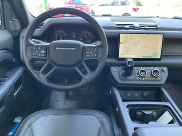 Land Rover Defender 110 P400e — photo 8