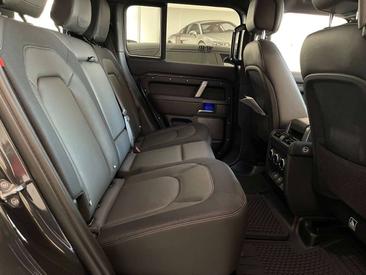 Land Rover Defender 110 P400e — photo 17