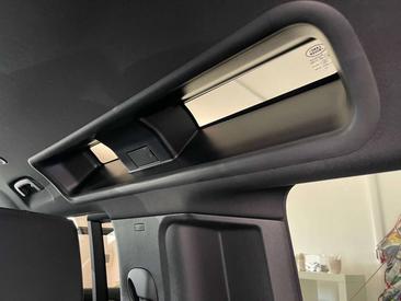 Land Rover Defender 110 P400e — photo 19