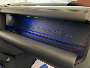 Land Rover Defender 110 P400e — photo 22