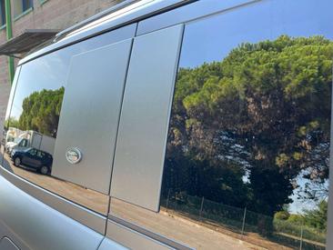 Land Rover Defender 110 P400e — photo 29