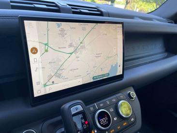 Land Rover Defender 110 P400e — photo 31