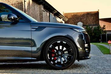 Land Rover Range Rover Sport P550e — photo 11
