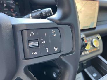 Land Rover Defender 110 P400e — photo 35