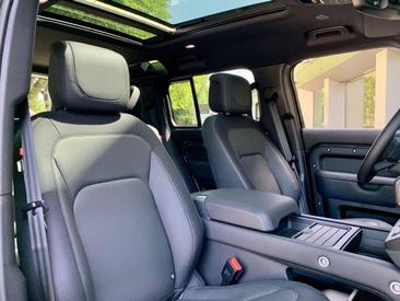 Land Rover Defender 110 P400e — photo 4