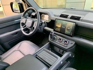 Land Rover Defender 110 P400e — photo 5