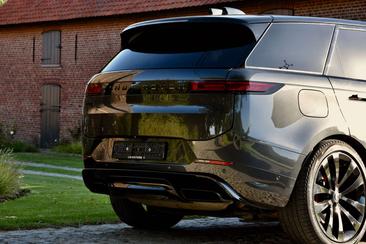 Land Rover Range Rover Sport P550e — photo 13