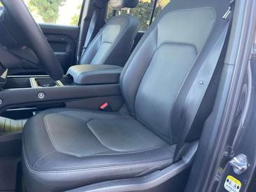 Land Rover Defender 110 P400e — photo 38
