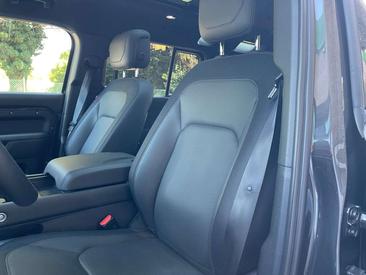 Land Rover Defender 110 P400e — photo 39