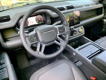 Land Rover Defender 110 P400e — photo 7