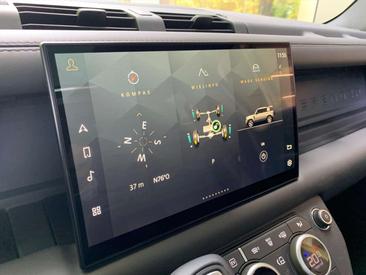 Land Rover Defender 110 P400e — photo 15