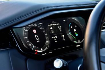 Land Rover Range Rover Sport P550e — photo 24