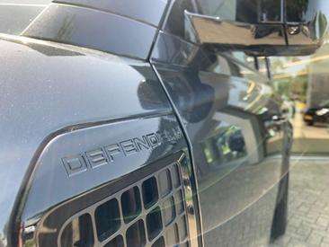 Land Rover Defender 110 P400e — photo 30