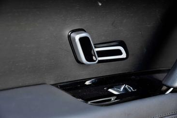 Land Rover Range Rover Sport P550e — photo 31