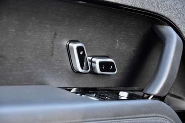 Land Rover Range Rover Sport P550e — photo 32