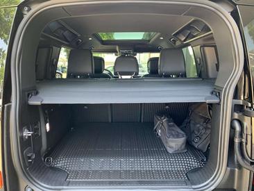 Land Rover Defender 110 P400e — photo 40