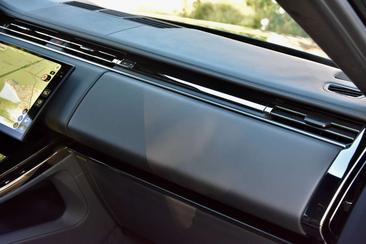 Land Rover Range Rover Sport P550e — photo 35