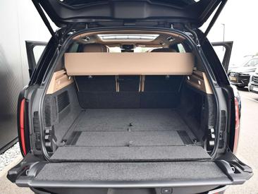 Land Rover Range Rover P550e — photo 16