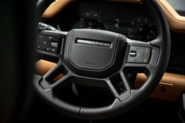 Land Rover Defender 110 P400e — photo 5