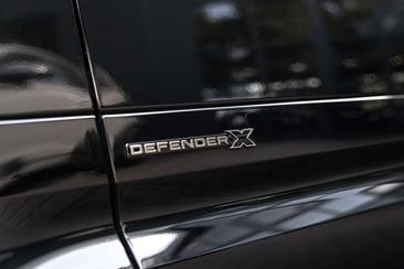 Land Rover Defender 110 P400e — photo 21