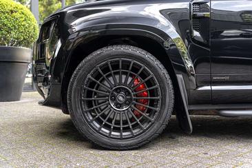Land Rover Defender 110 P400e — photo 25