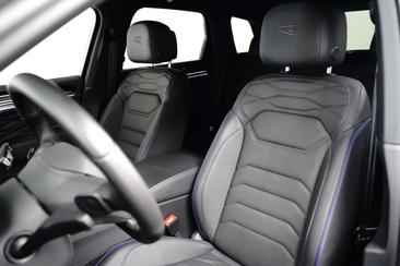 Volkswagen Touareg EHybrid — photo 12