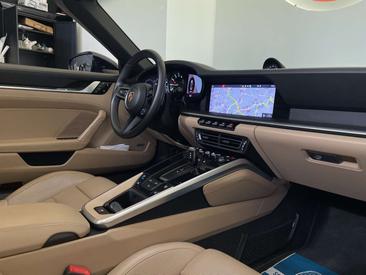 Porsche 911 Cabriolet Carrera 4S — photo 13