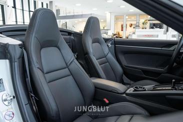 Porsche 911 Cabriolet Carrera — photo 47