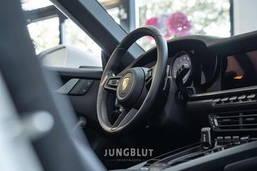 Porsche 911 Cabriolet Carrera — photo 48