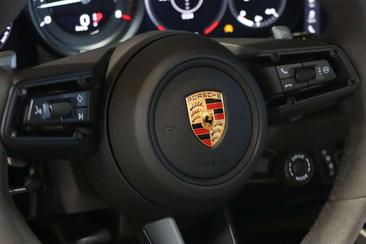 Porsche 911 Cabriolet Carrera S — photo 24