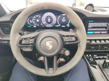 Porsche 911 Cabriolet Carrera — photo 11