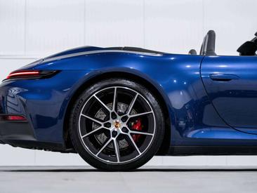Porsche 911 Cabriolet Carrera — photo 14